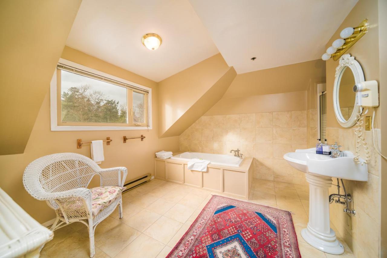 فكتوريا Dashwood Manor Seaside Bed & Breakfast المظهر الخارجي الصورة