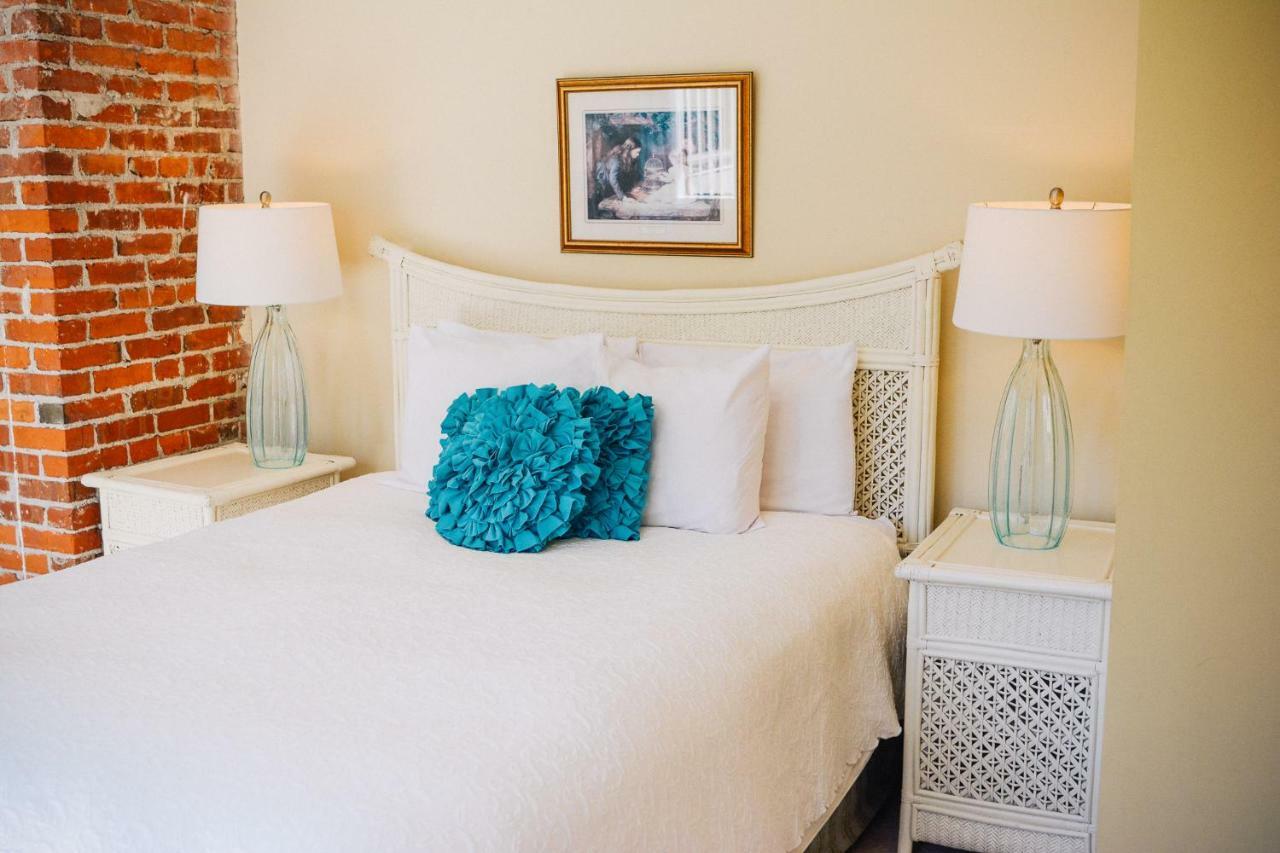 فكتوريا Dashwood Manor Seaside Bed & Breakfast المظهر الخارجي الصورة
