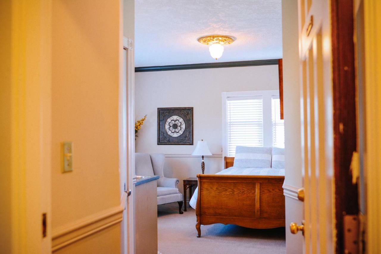 فكتوريا Dashwood Manor Seaside Bed & Breakfast المظهر الخارجي الصورة
