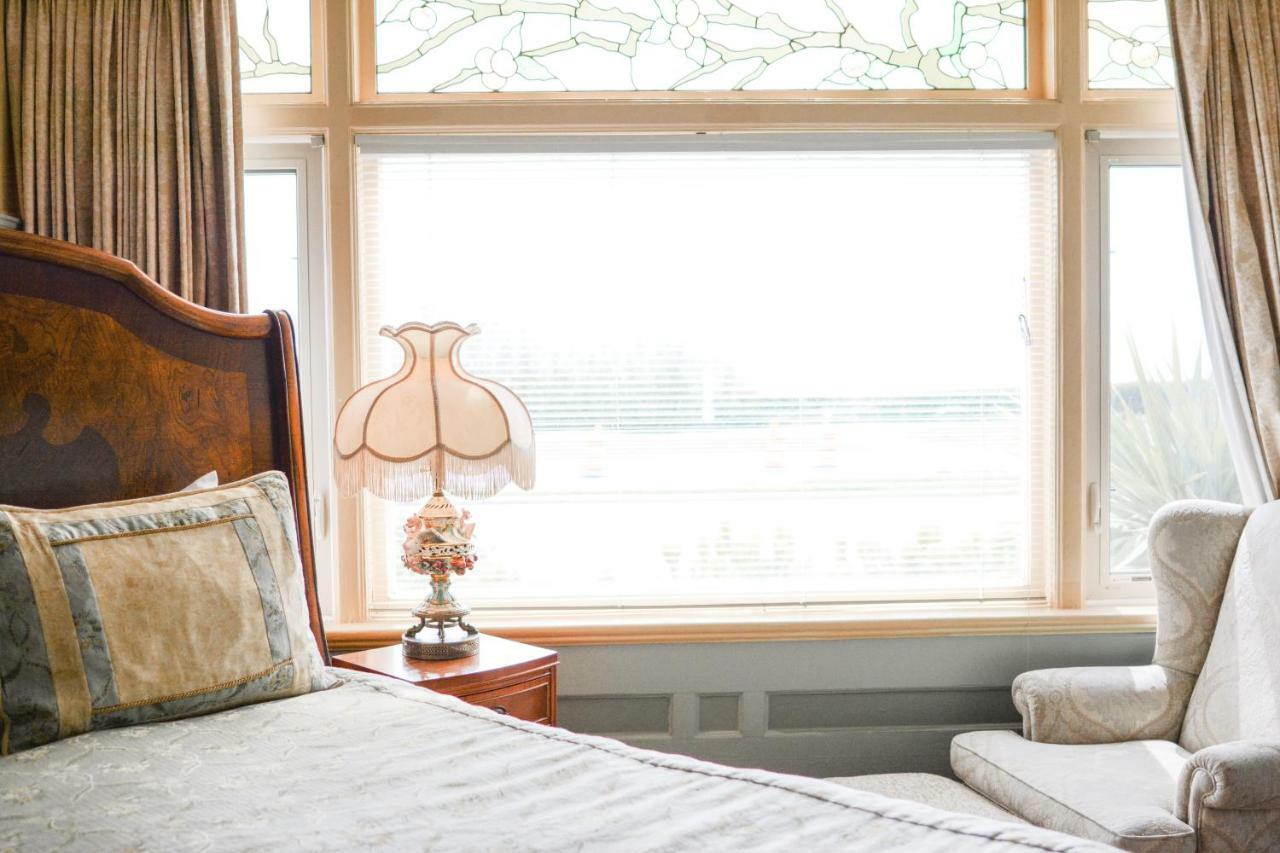 فكتوريا Dashwood Manor Seaside Bed & Breakfast المظهر الخارجي الصورة